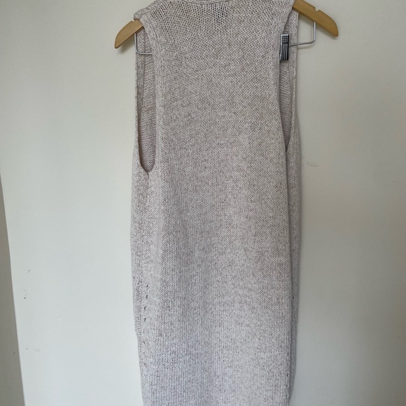 Long Knitted Vest - Picture 8 of 10